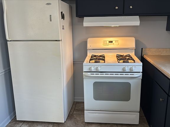 3rd image of 25685 Fern St