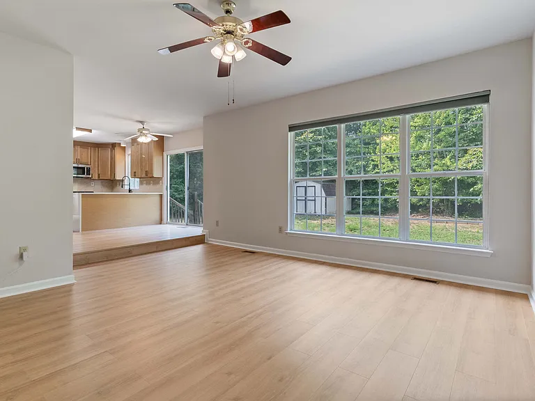 2427 Grantham Ct — Photo 20