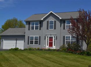 25 Peach Tree Ln, Gansevoort, NY 12831