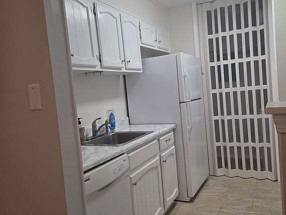 4th image of 2201 Scenic Hwy APT K4