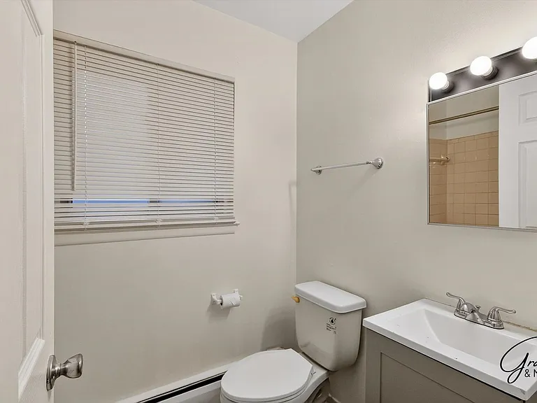 22330 W Warren - 22330 W Warren Ave LLC — Photo 14