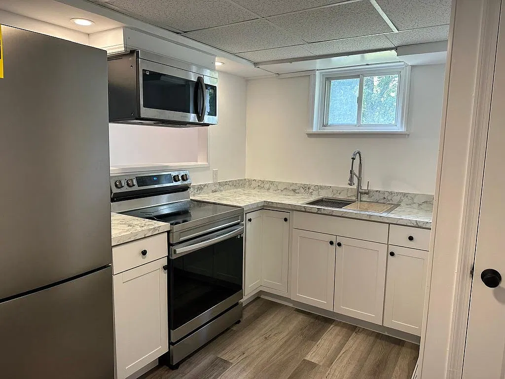 2 bed, 1300 sqft, $2,400 — Photo 4