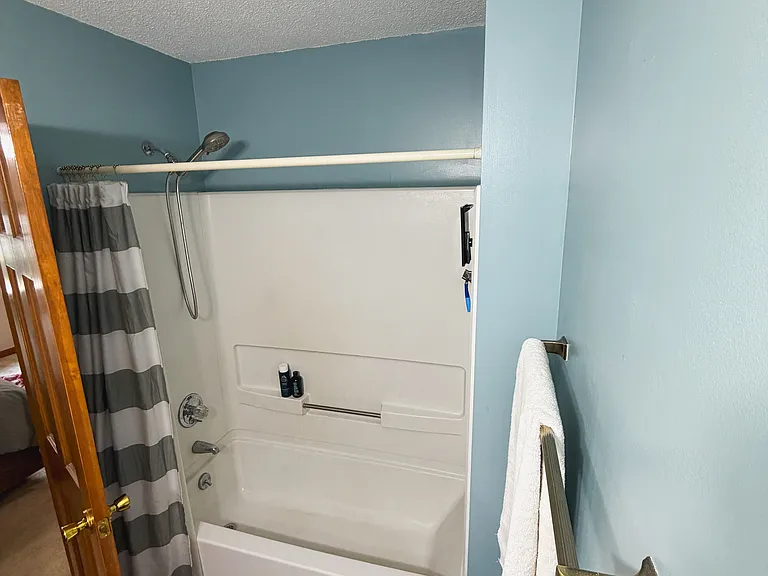 6530 Thetford Ct — Photo 10