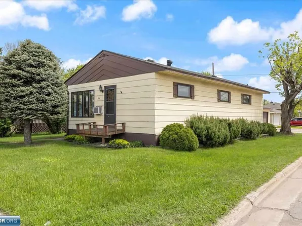 1124 17th St S, Virginia, MN 55792