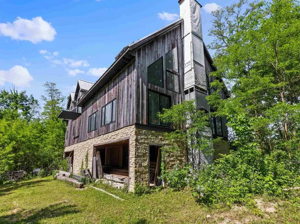 5870 State Route 26 N, Freeport, IL 61032