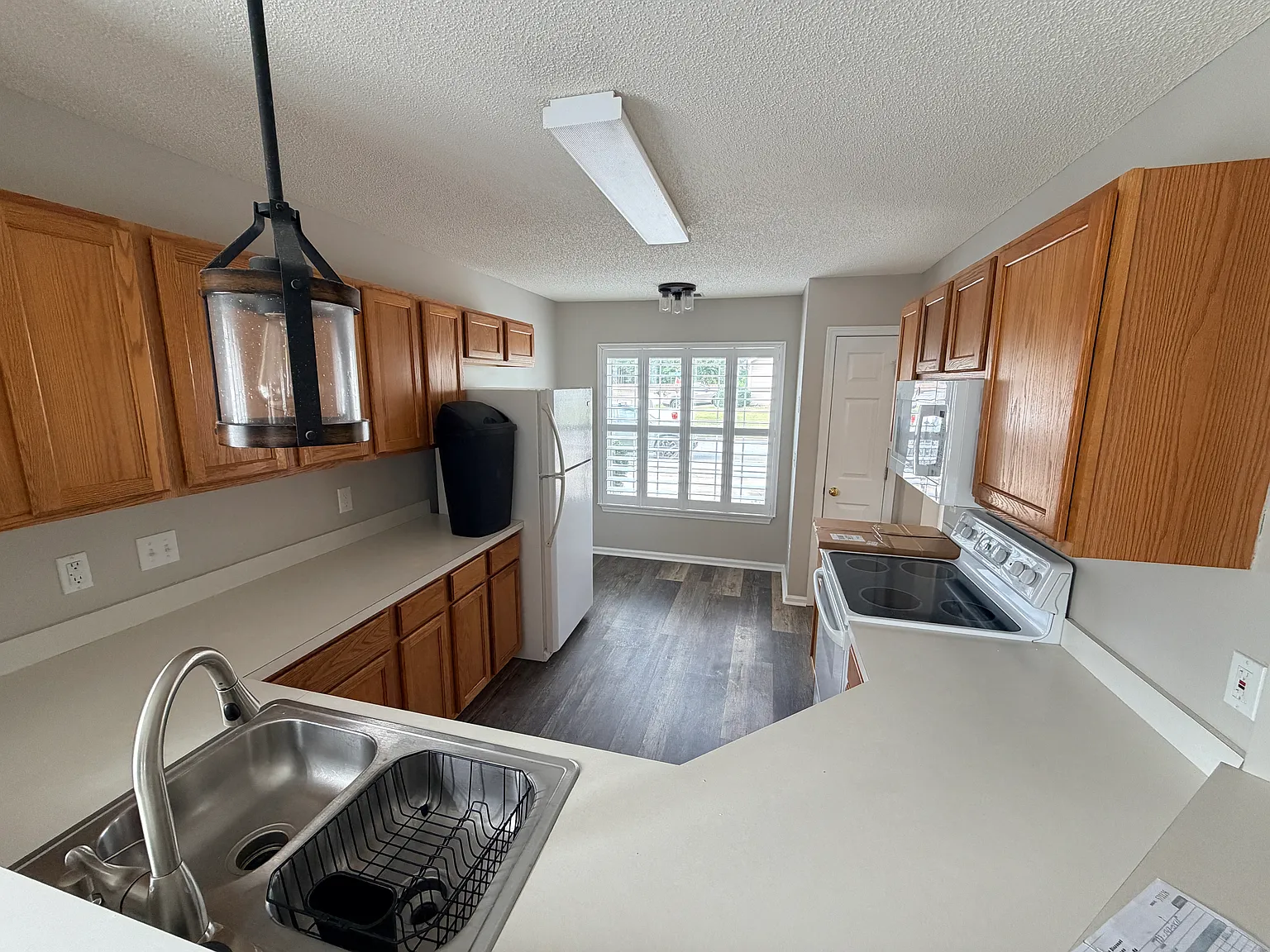 100 Cabot Bay Dr — Photo 2