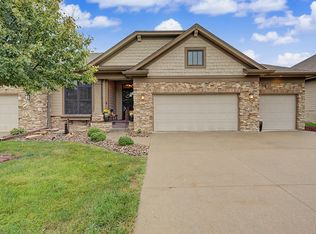1100 Eagle Creek Blvd SW, Altoona, IA 50009