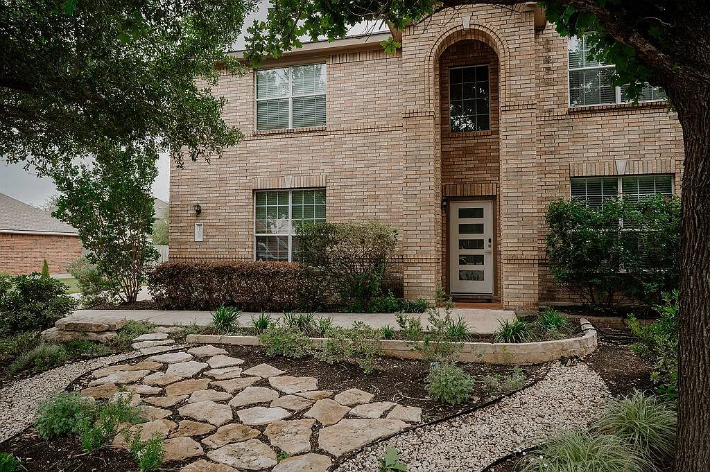 4 bed, 3.5 bath, 3047 sqft, $2,550 — Photo 3