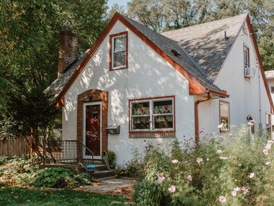 5253 Queen Ave N, Minneapolis, MN, 55430