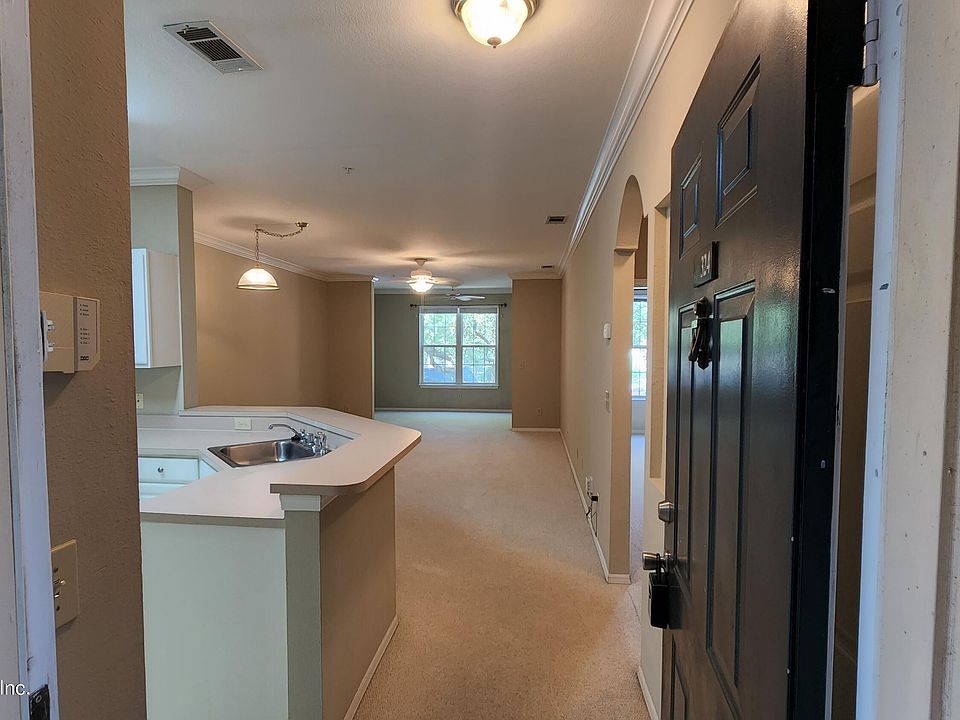 1st image of 13810 SUTTON PARK Drive #324