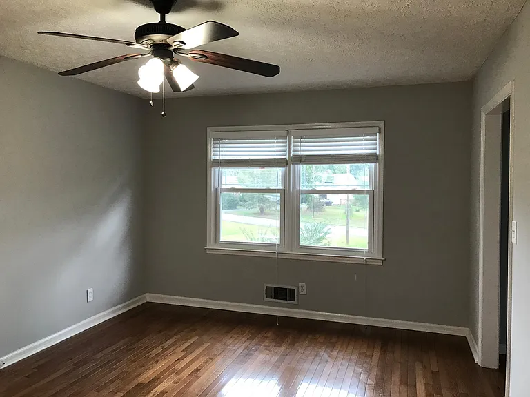 3011 Vinson Dr — Photo 7