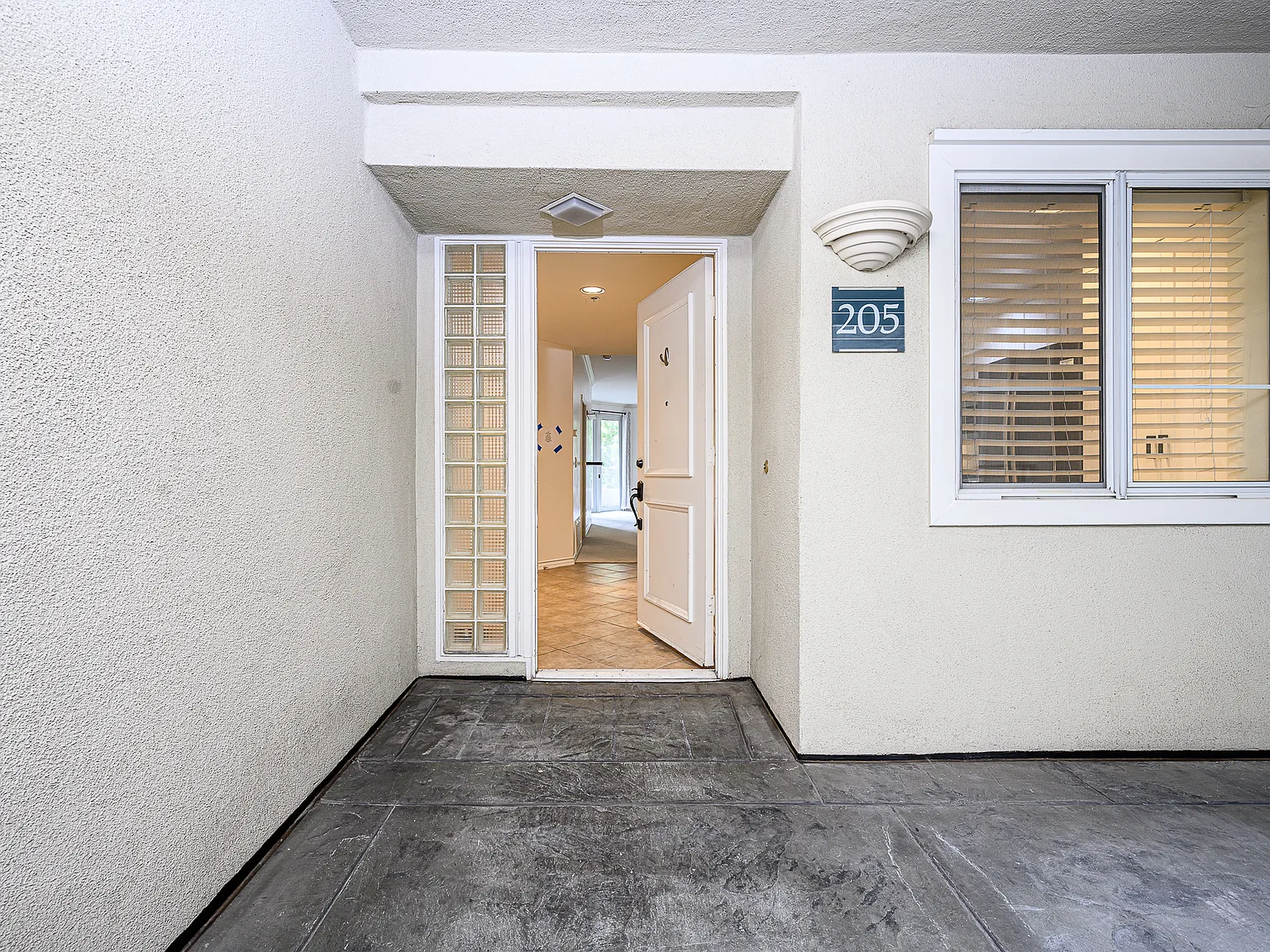 2 bed, 1350 sqft, $3,500 — Photo 3