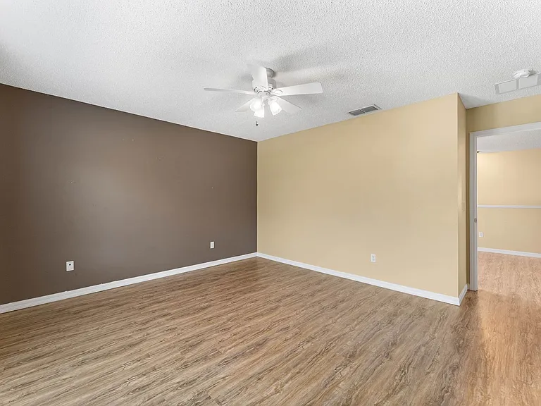 15321 Harrowgate Way — Photo 16