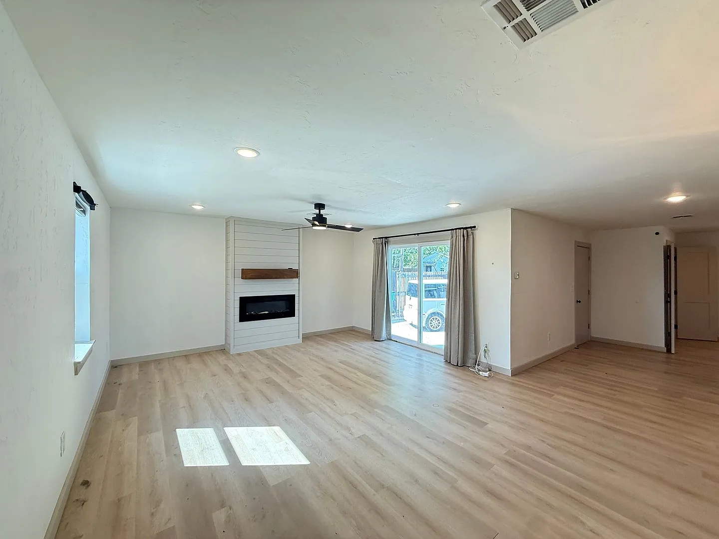 All Bills Paid! | 737 Nw 89th St | — Photo 3