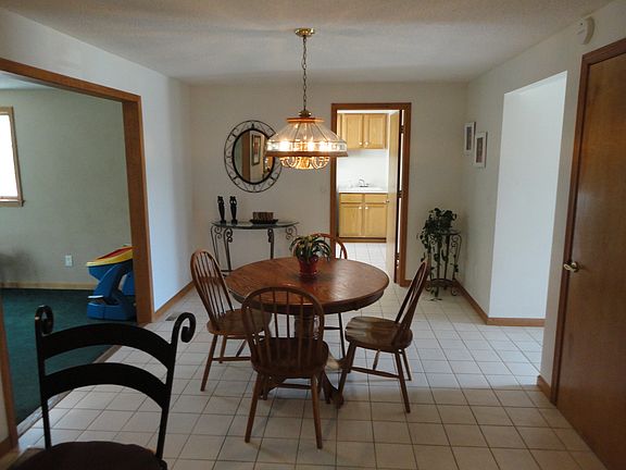 3rd image of 2260 Woodsfield Dr