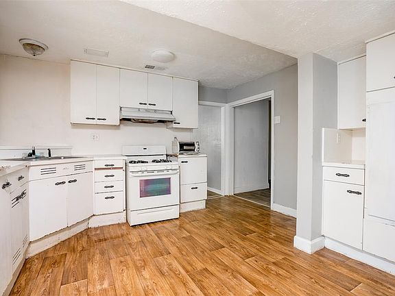 5th image of 6015 Beekman Rd