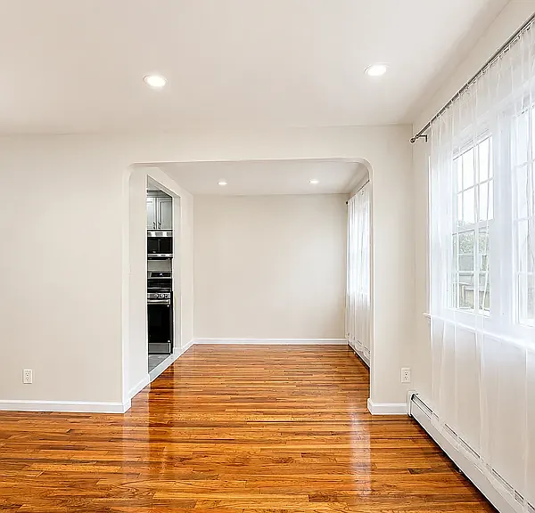 24-43 41st St #3 — Photo 4