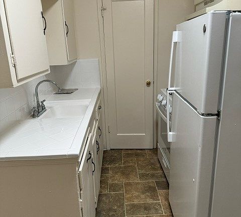 2nd image of 1417 W St APT 22