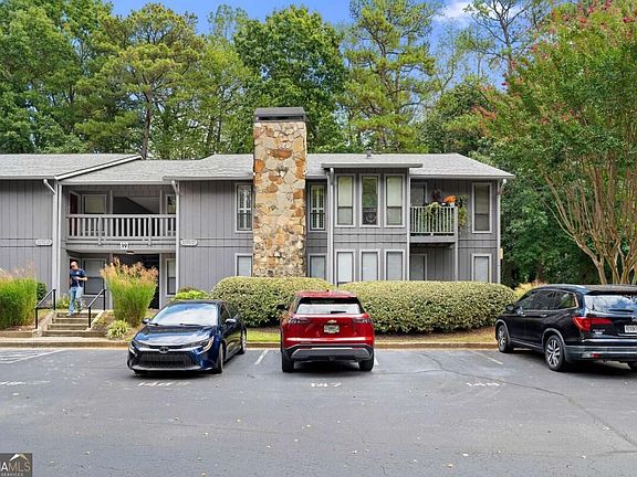 2nd image of 5077 Woodridge Way
