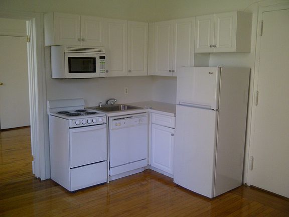 3rd image of 210 W 94th St APT 5K