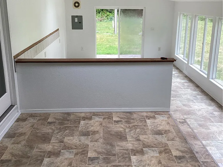330 SW Newton Dr — Photo 12