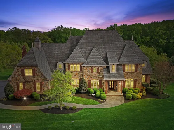 7 Ridge Farm Ct, Cockeysville, MD 21030