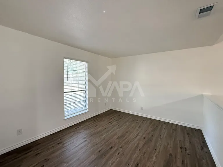 209 High Oak — Photo 11