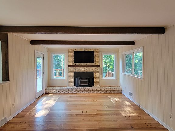 4th image of 9731 Roe Ave