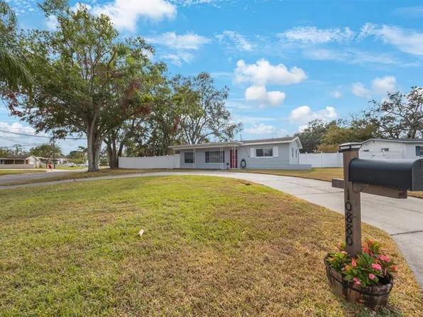 10880 Village Green Ave, Seminole, FL 33772