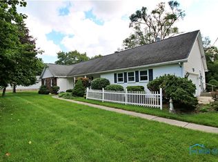 424 Oak St, Luckey, OH 43443