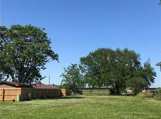 8525 Benjamin St, Chalmette, LA 70043