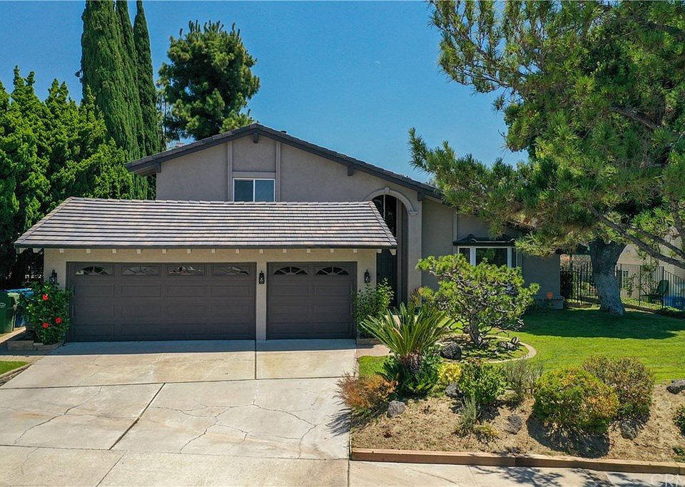 1st image of 8600 Seranata Dr