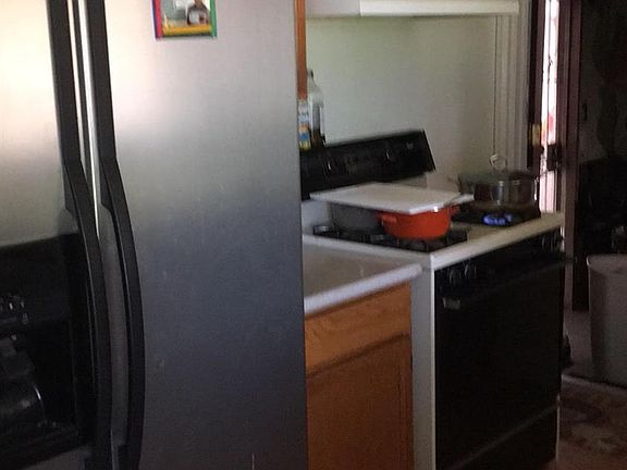 5th image of 1526 N Rowell Ave