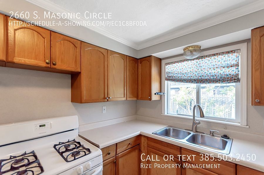 1st image of 2660 S Masonic Cir