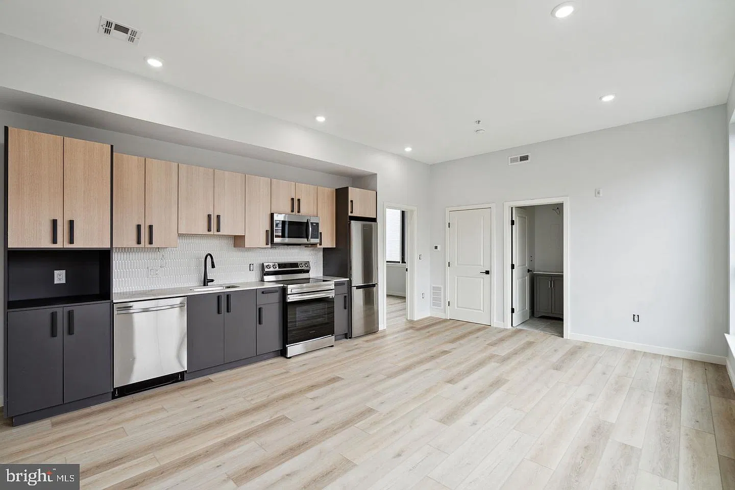 Studio, 1.0 bath, 461 sqft, $1,500 — Photo 3