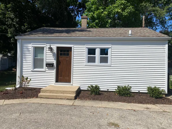 1507 N Green St APT C, McHenry, IL 60050