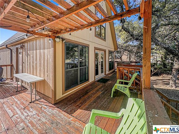4th image of 1097 Singing Hills Dr