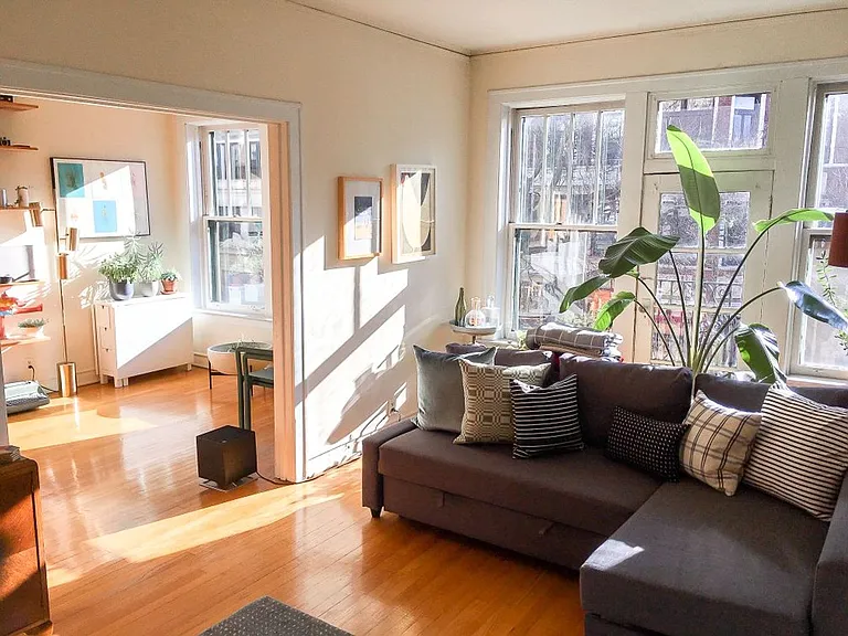 428-36 W. Surf — Photo 17