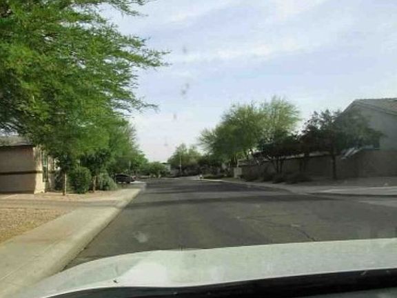 Exterior Neighborhood (street photo)
