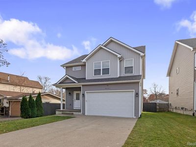 4001 Elmhurst Rd, Waterford, MI, 48328