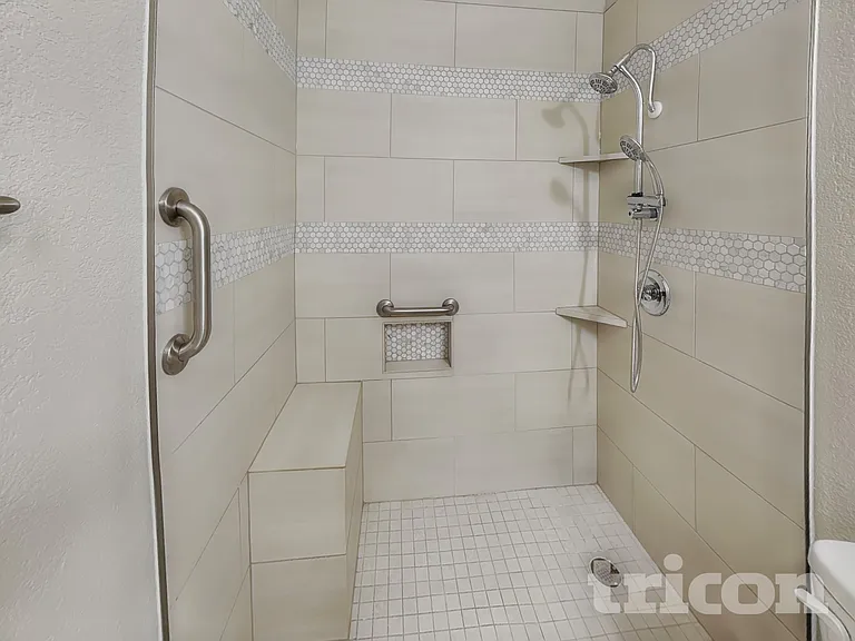 103 Hollow Tree Dr — Photo 13