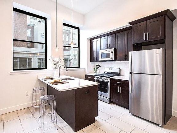 3rd image of 1225 Raymond Blvd