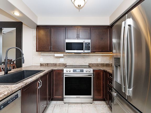5th image of 29 Bluegrass Cres