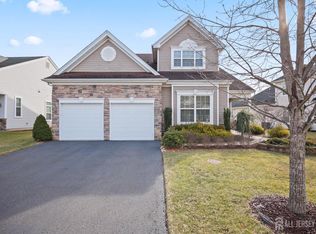 46 Mandrake Rd, Monroe Township, NJ 08831