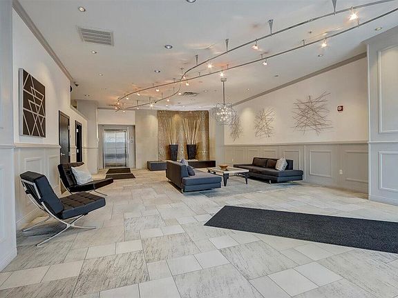 5th image of 601 E Ogden Ave Unit 406