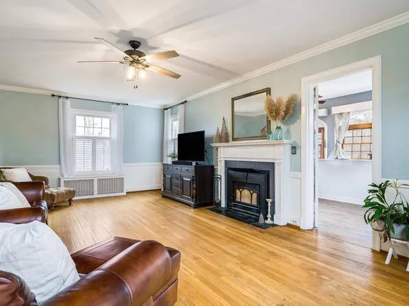 701 Rosser Ave, Waynesboro, VA 22980