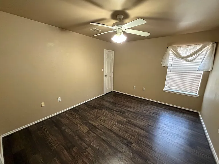 502 N Clinton Ave — Photo 10