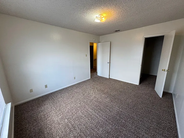 4504 Chase Cir — Photo 15