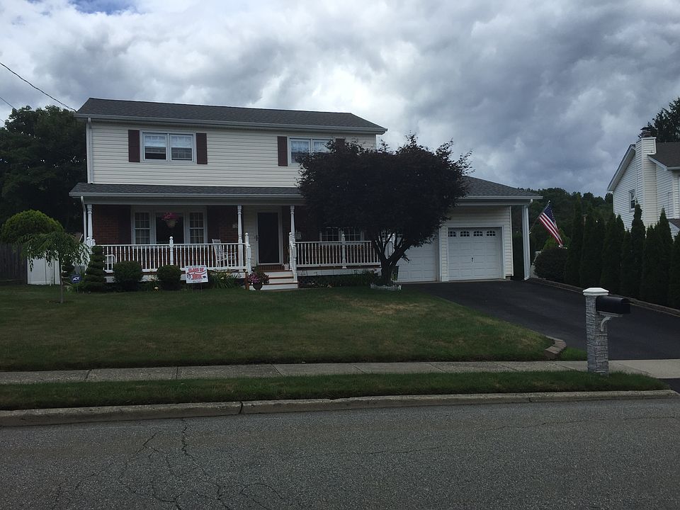2nd image of 29 Midway Ct
