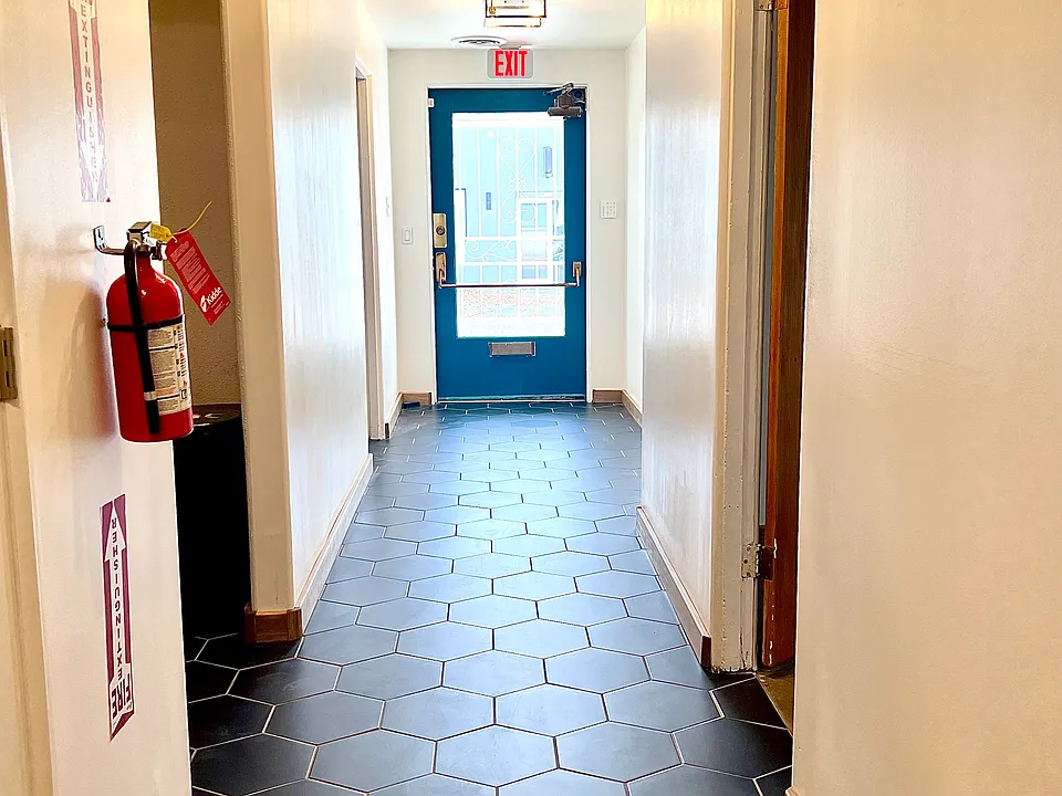 122 Bryn Mawr Dr SE #2
